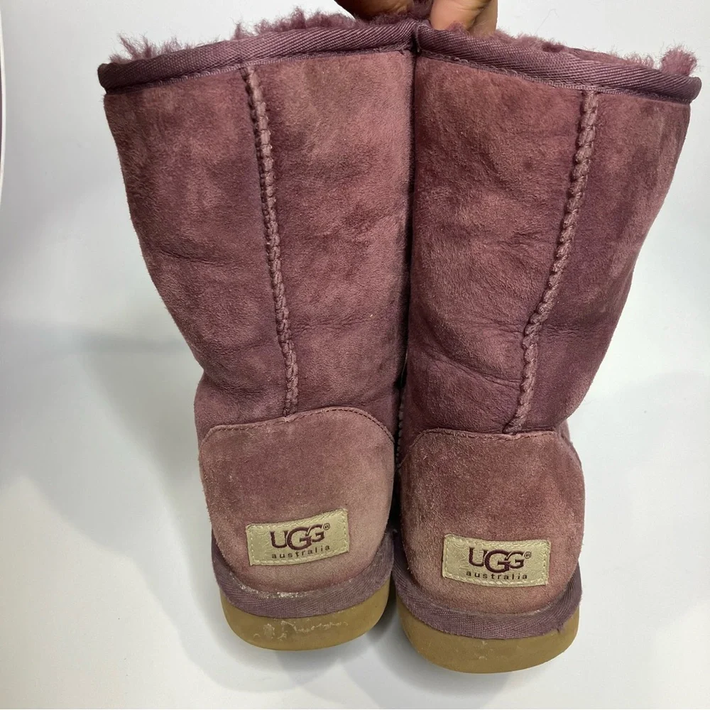 UGG Classic short boots in Aster‎ purple women’s size 8 suede sheepskin Sherpa